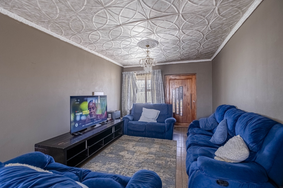 3 Bedroom Property for Sale in Overbaakens Eastern Cape